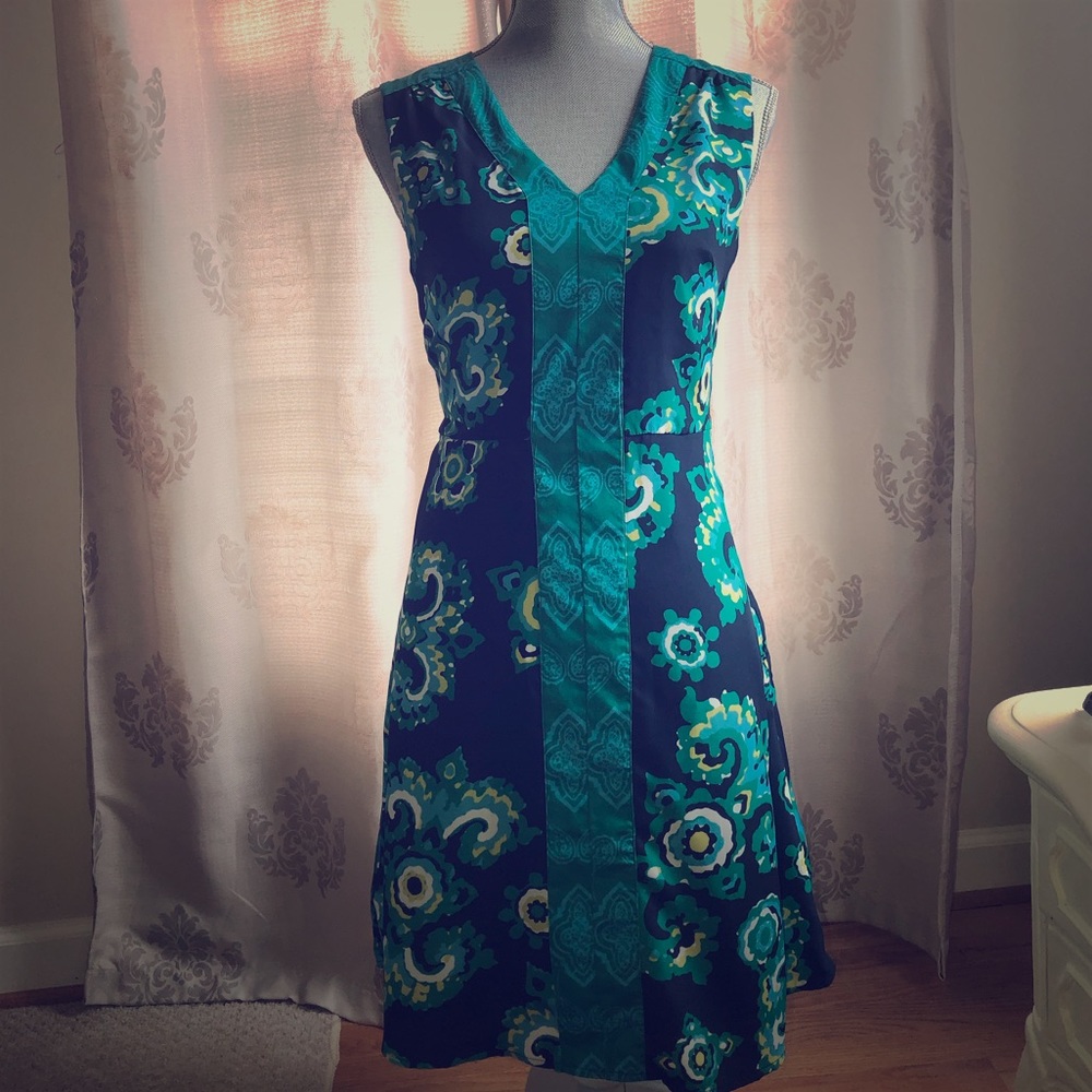 Merona print dress! Tie back, lined, side zip!